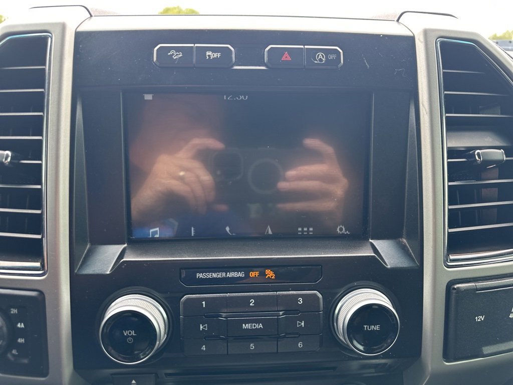 2018 Ford F-150 Lariat photo 2