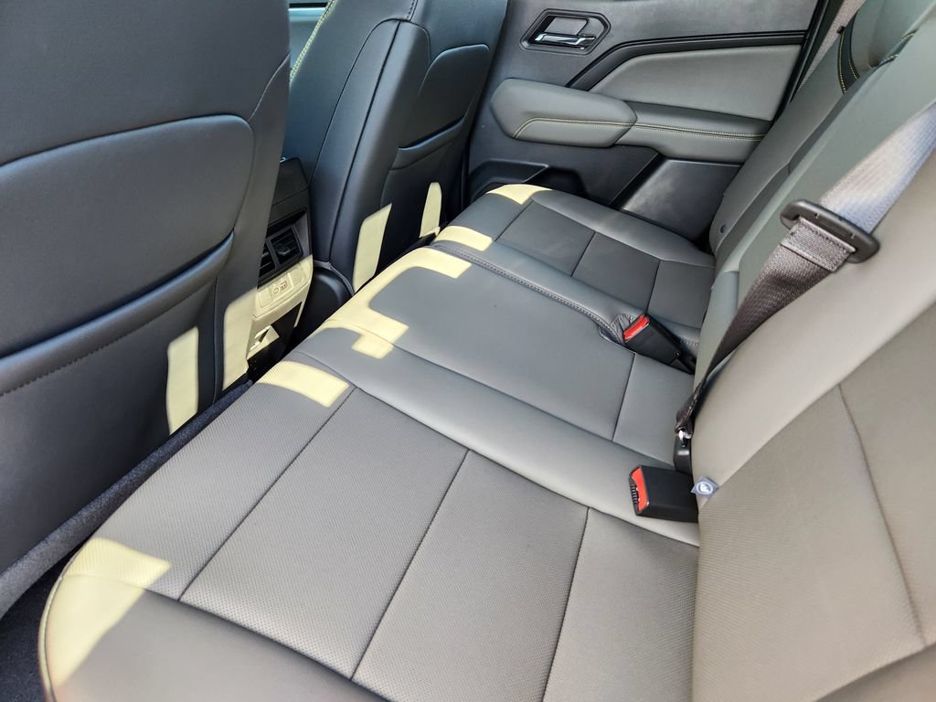 2026 Chevrolet Colorado ZR2 - Photo 10