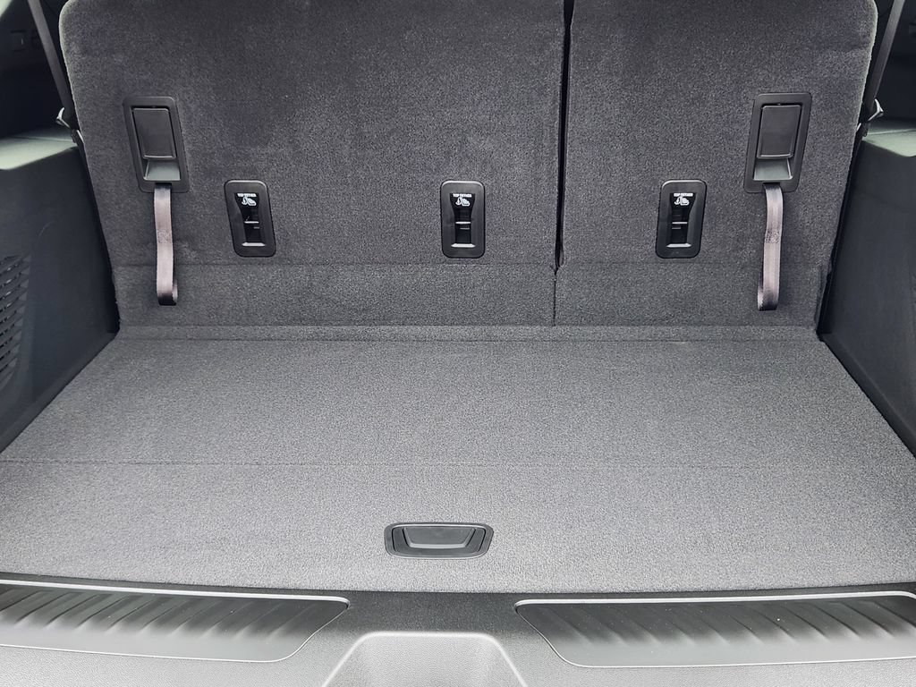 2026 Chevrolet Suburban LS - Photo 13