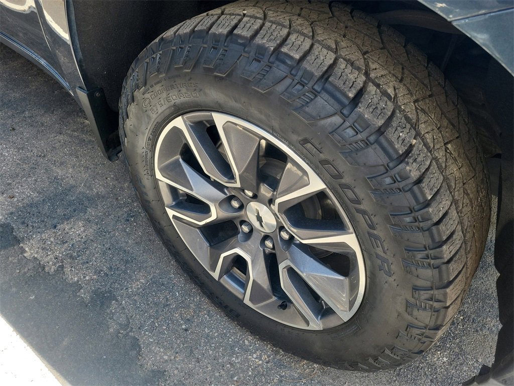 2020 Chevrolet Silverado 1500 RST photo 4