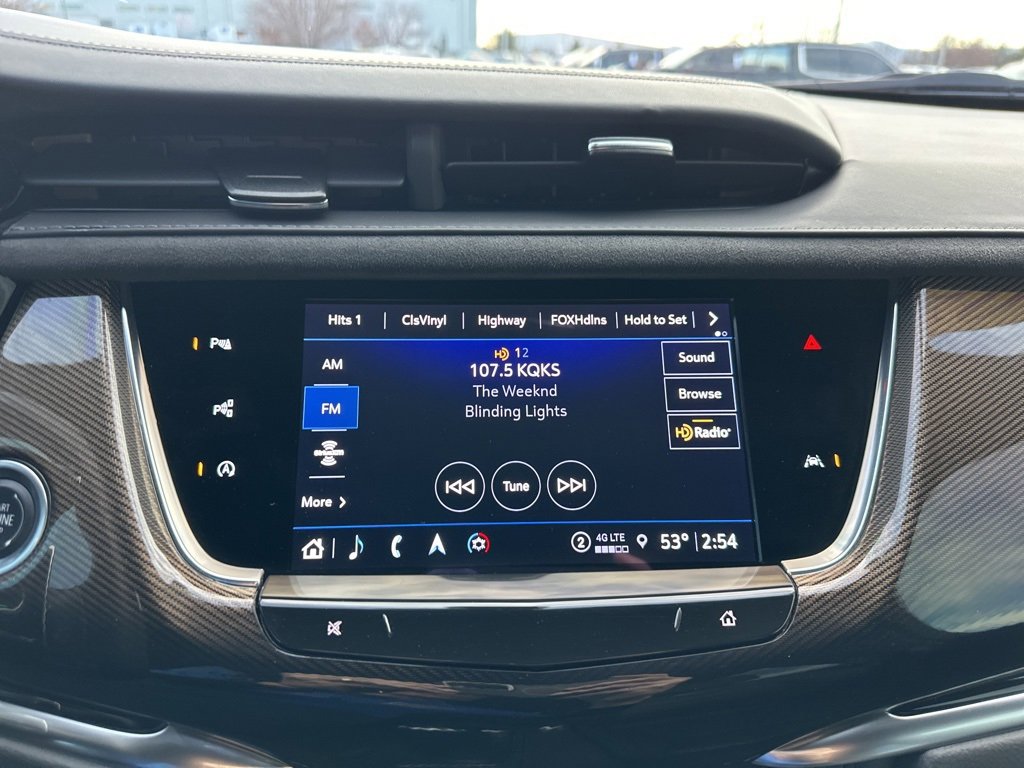 2024 Cadillac XT6 Sport photo 3