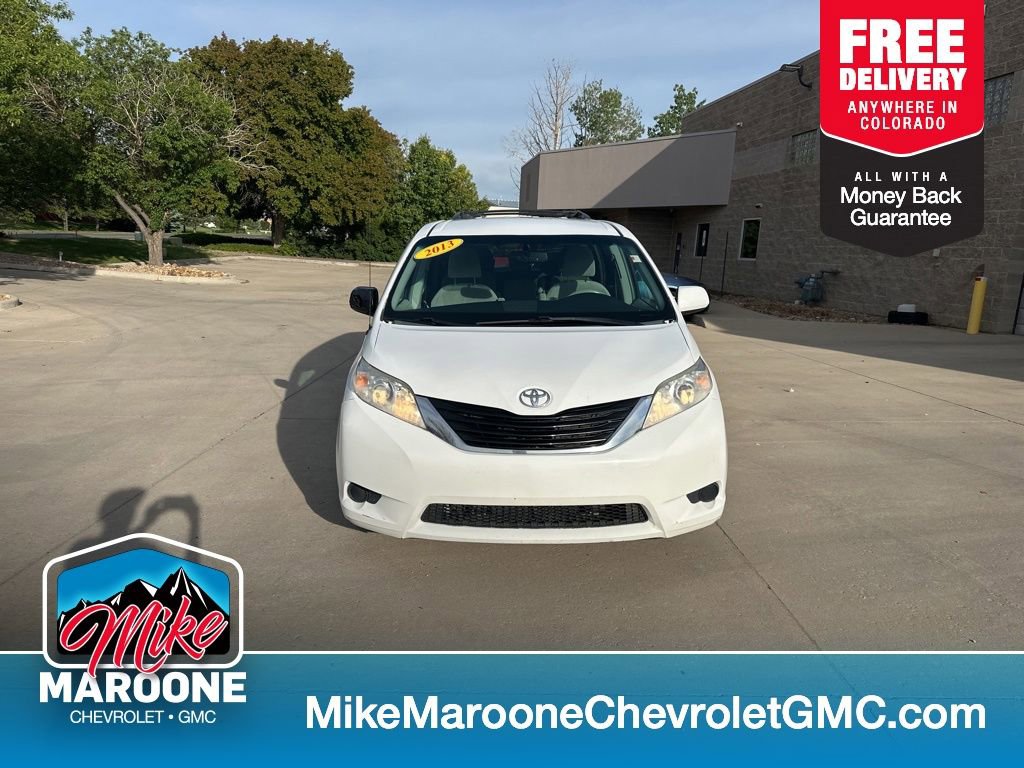2013 Toyota Sienna LE V6 8-Passenger's photo