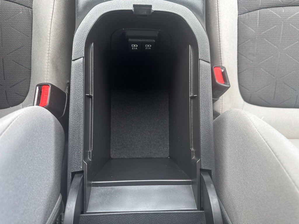 2020 Toyota RAV4 XLE - Photo 8