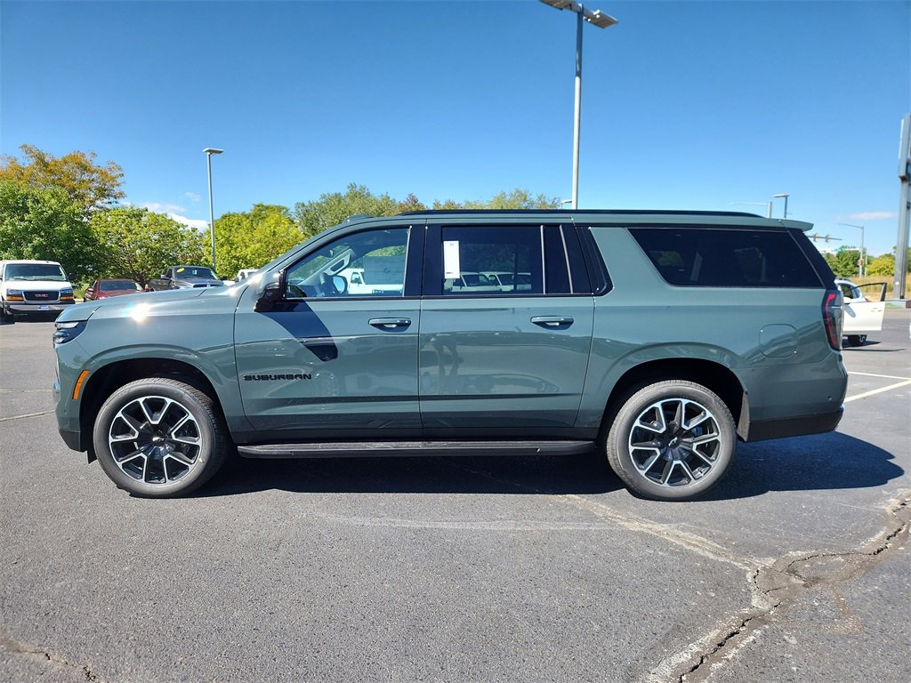 2026 Chevrolet Suburban RST photo 2