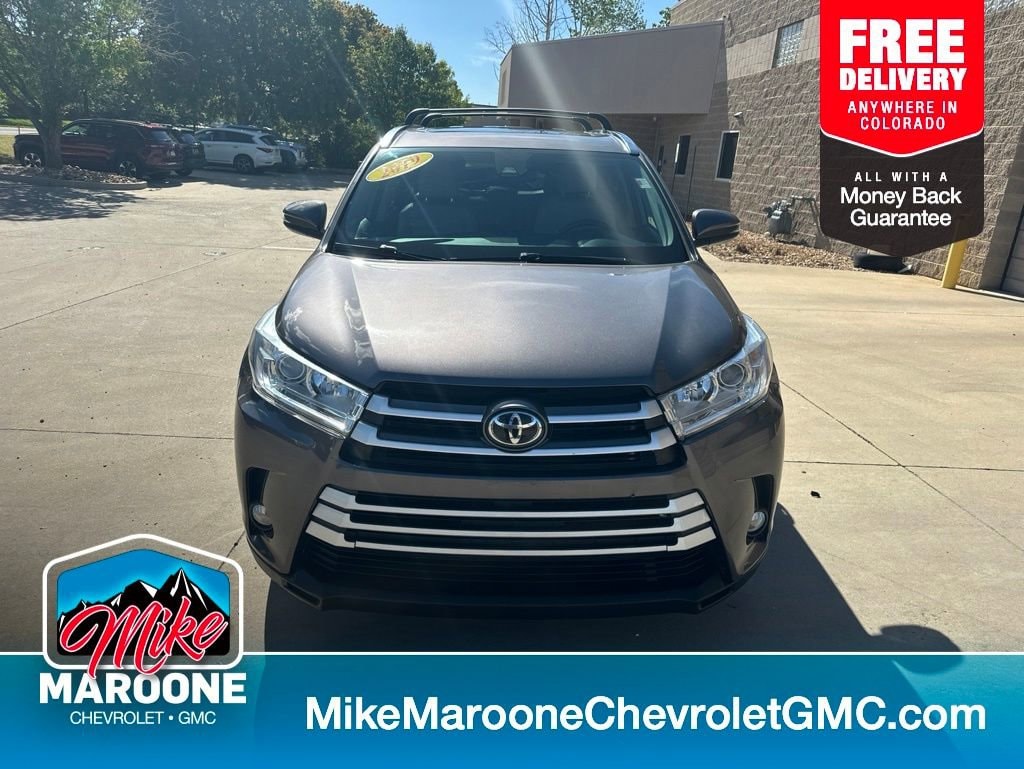 Used 2019 Toyota Highlander SE V6 SUV