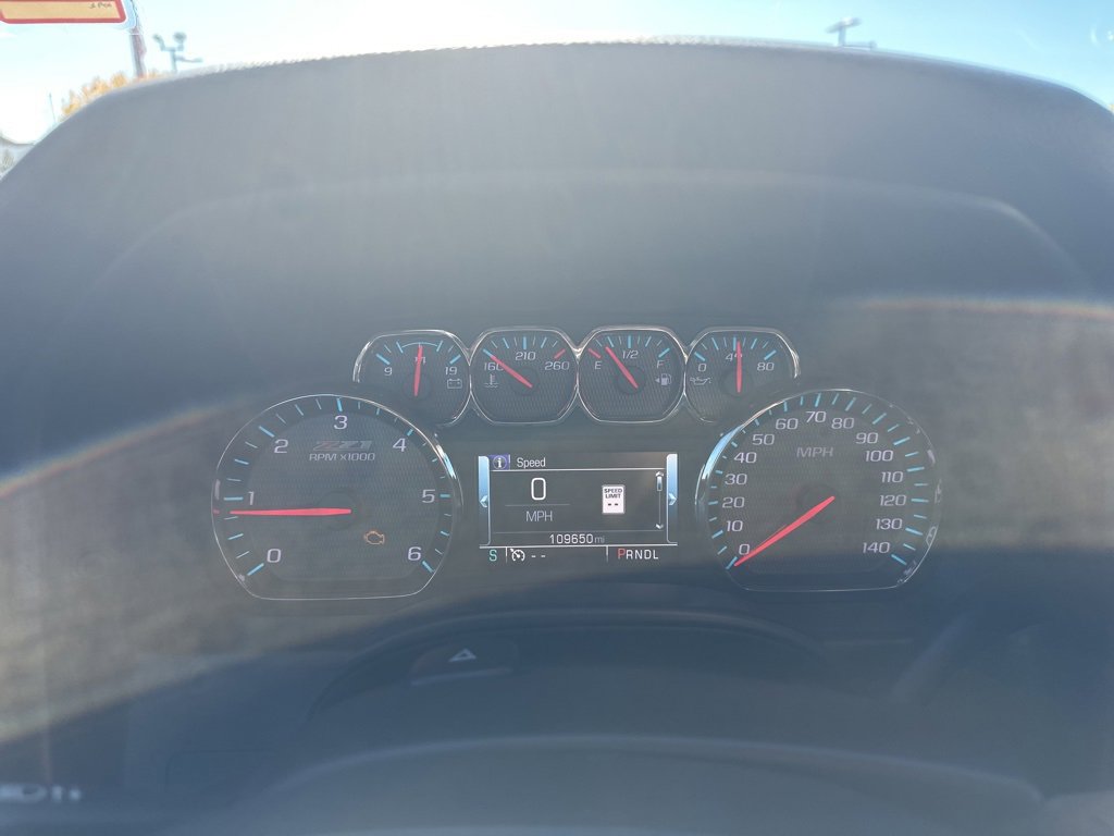 2017 Chevrolet Silverado 1500 LT photo 2