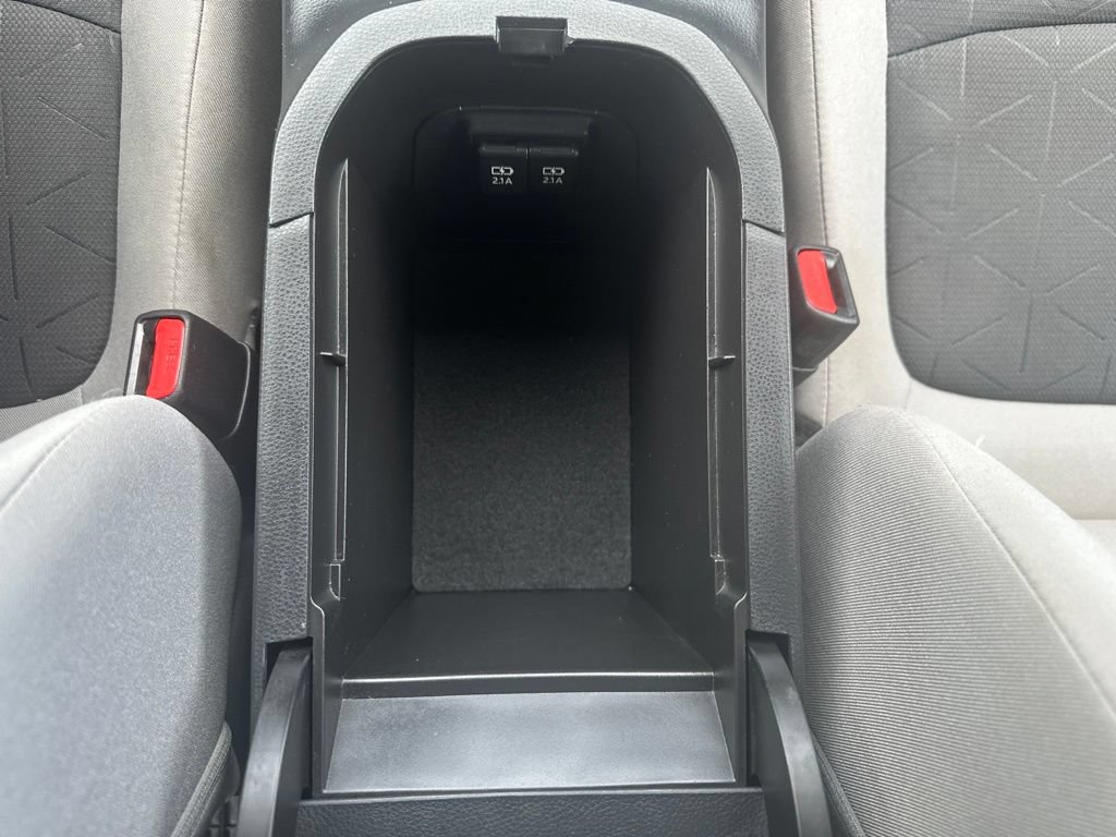 2020 Toyota RAV4 XLE - Photo 8