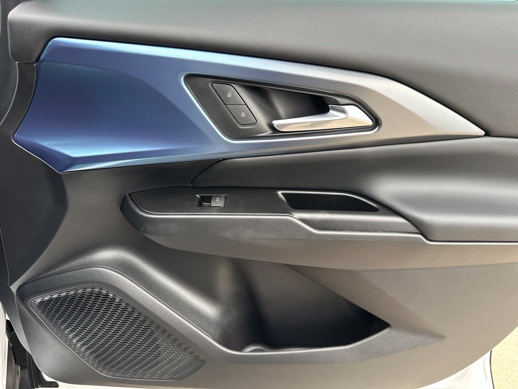 2024 Chevrolet Equinox EV LT - Photo 31