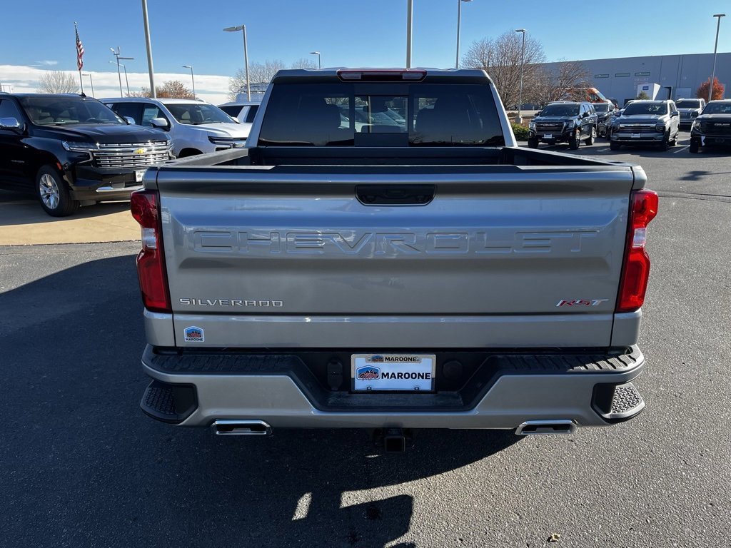 2025 Chevrolet Silverado 1500 RST photo 4