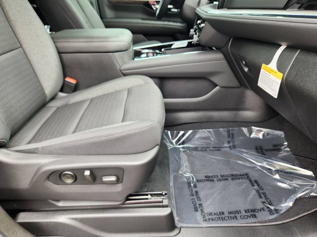 2026 Chevrolet Suburban LS - Photo 17