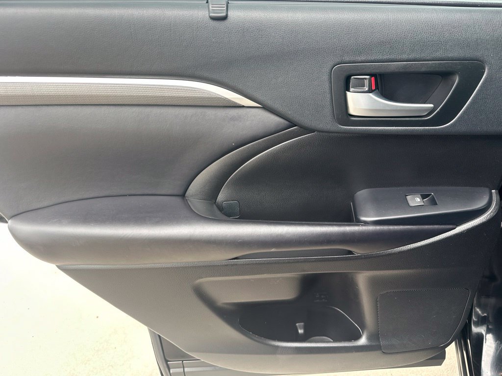 2019 Toyota Highlander SE - Photo 22