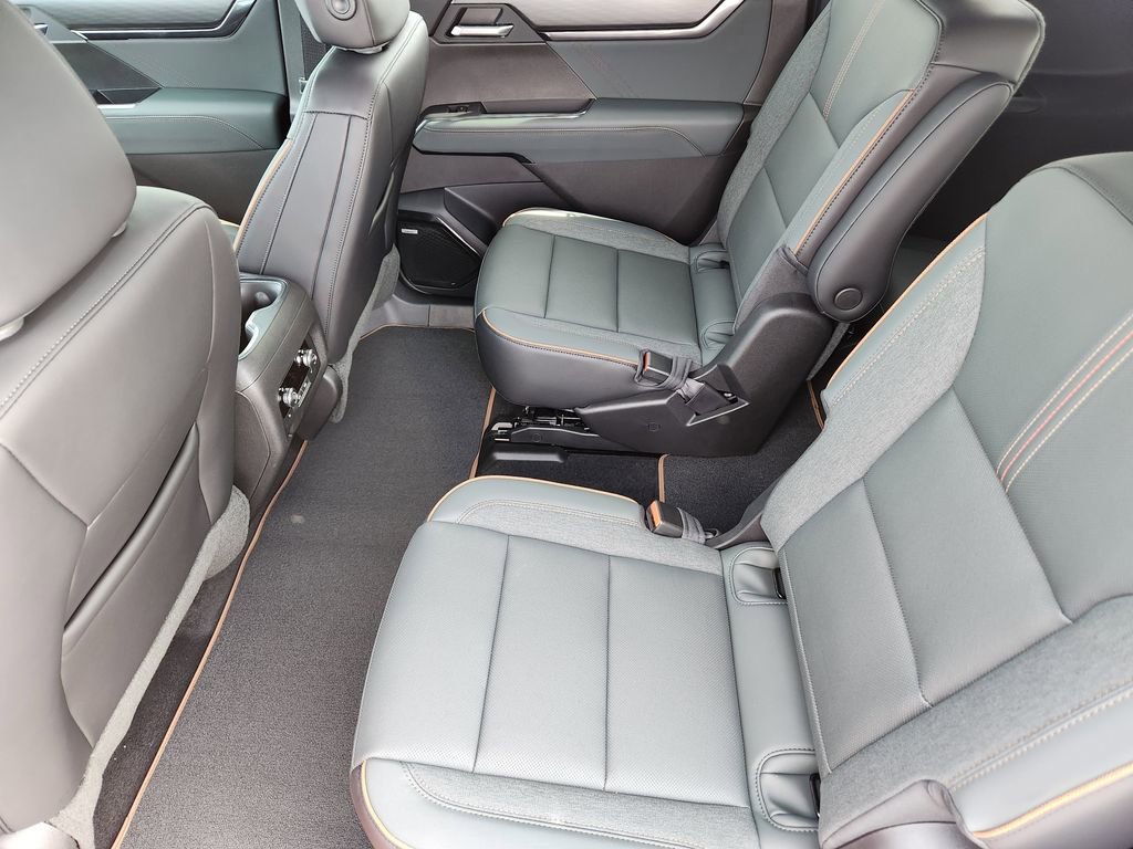 2026 GMC Acadia AT4 - Photo 9