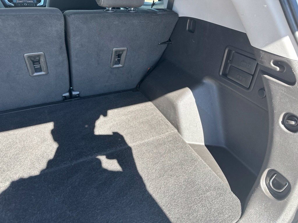 2024 GMC Terrain SLE - Photo 23