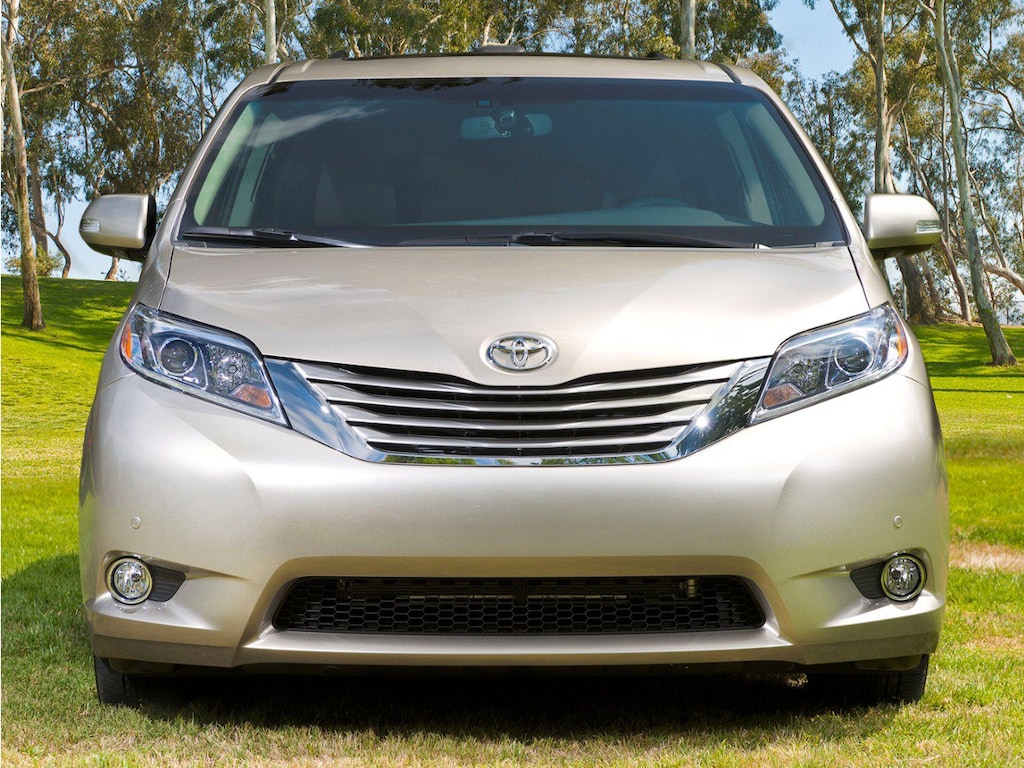 Used 2017 Toyota Sienna LE 7 Passenger Auto Access Seat Van