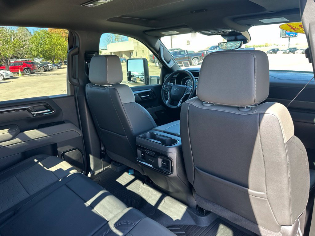 2024 Chevrolet Silverado 2500HD ZR2 - Photo 24