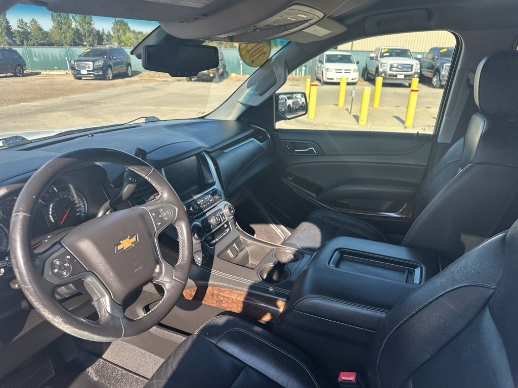 2019 Chevrolet Suburban LT - Photo 12