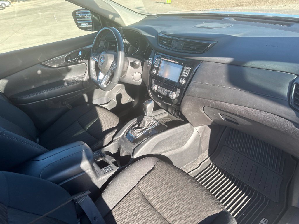 2017 Nissan Rogue SV - Photo 31