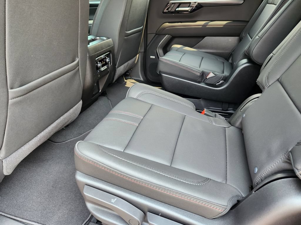 2026 Chevrolet Suburban RST - Photo 10