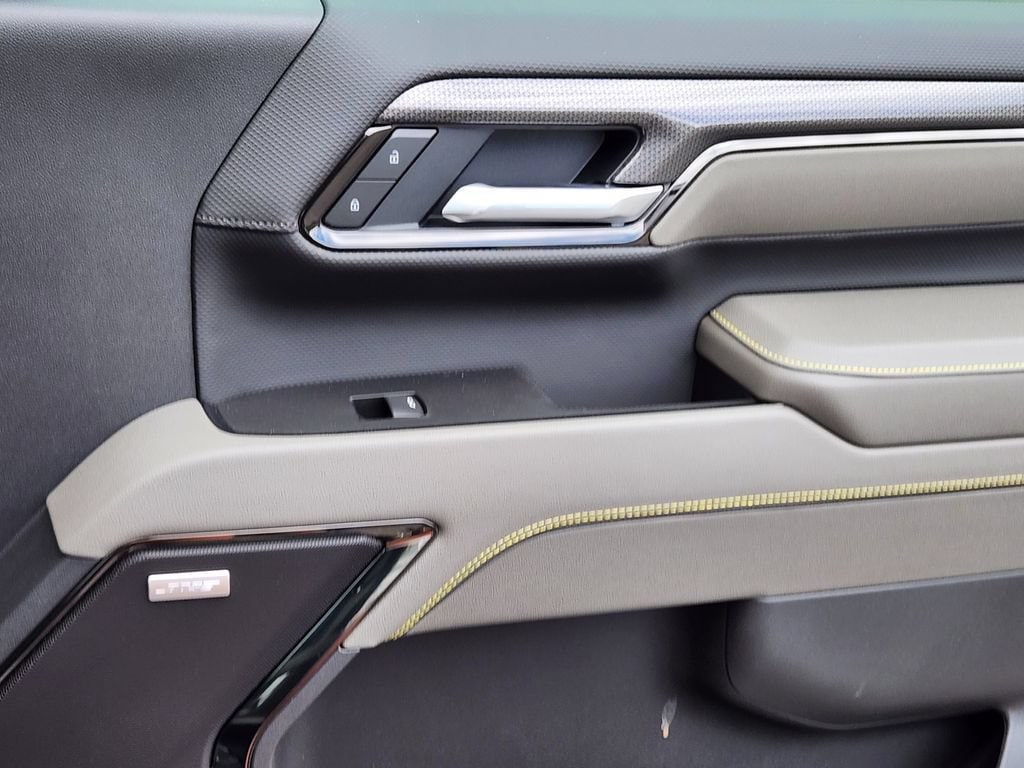 2026 Chevrolet Silverado 2500 HD ZR2 - Photo 14
