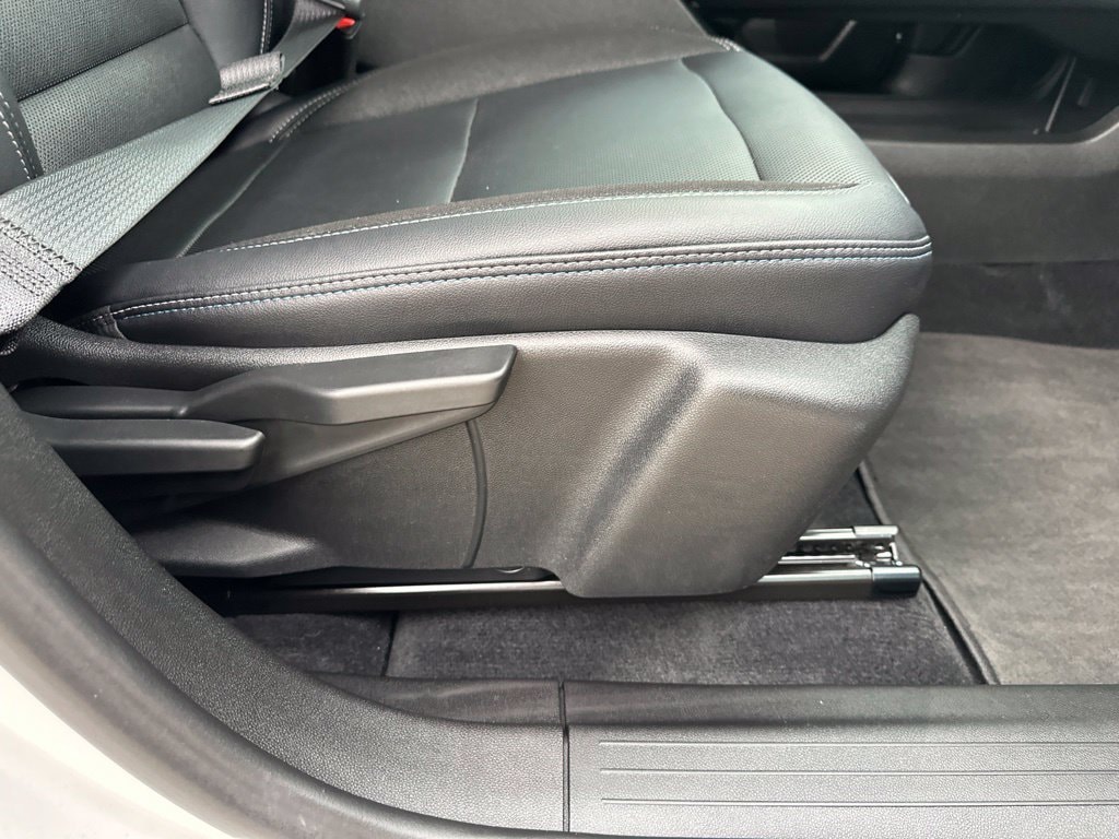 2024 Chevrolet Equinox EV LT - Photo 28