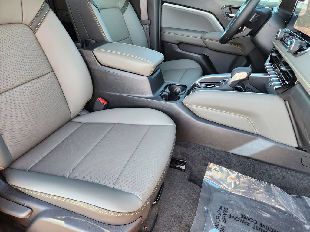 2026 Chevrolet Colorado ZR2 - Photo 14