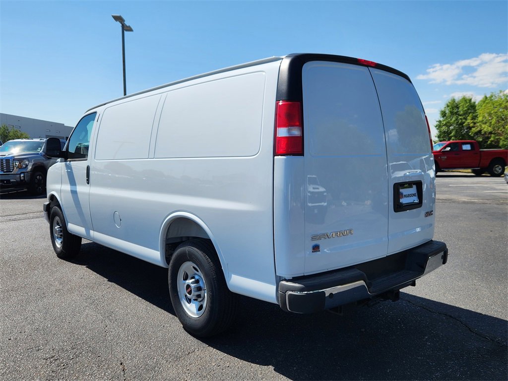 2025 Gmc Savana Cargo 2500 photo 2