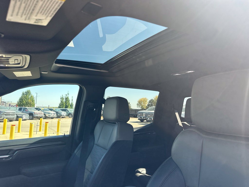2024 Chevrolet Silverado 1500 ZR2 - Photo 17