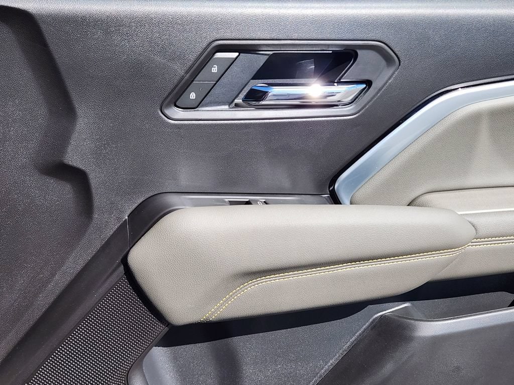2026 Chevrolet Colorado ZR2 - Photo 12