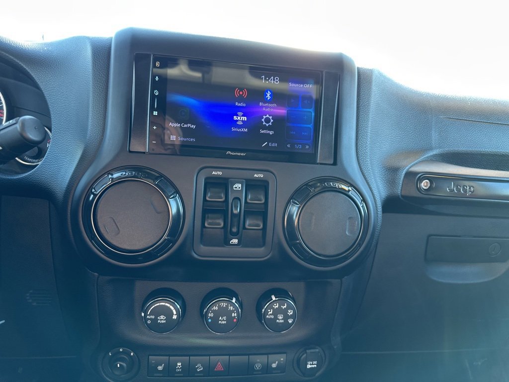 2017 Jeep Wrangler Unlimited Rubicon Recon photo 4