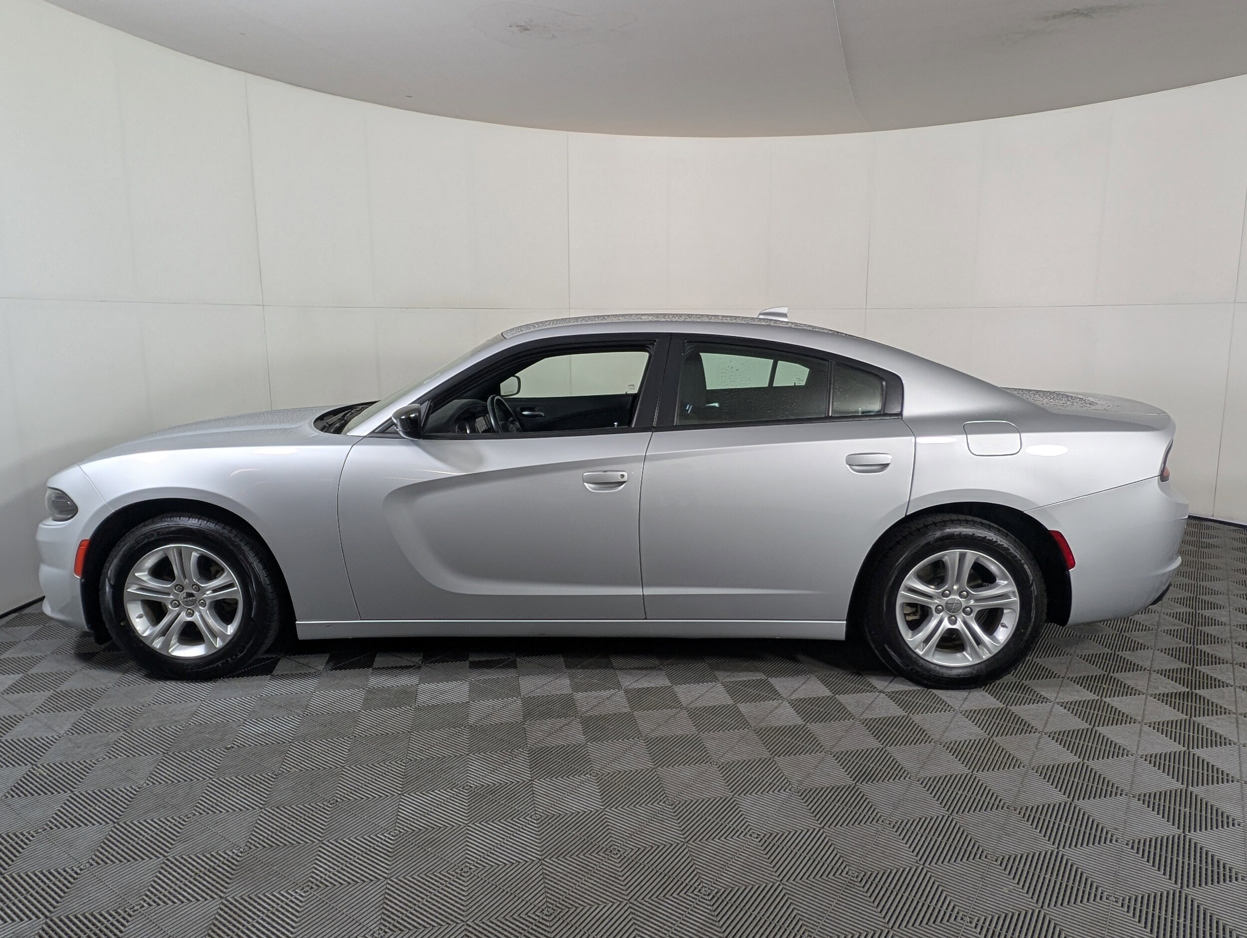 2023 Dodge Charger SXT photo 3