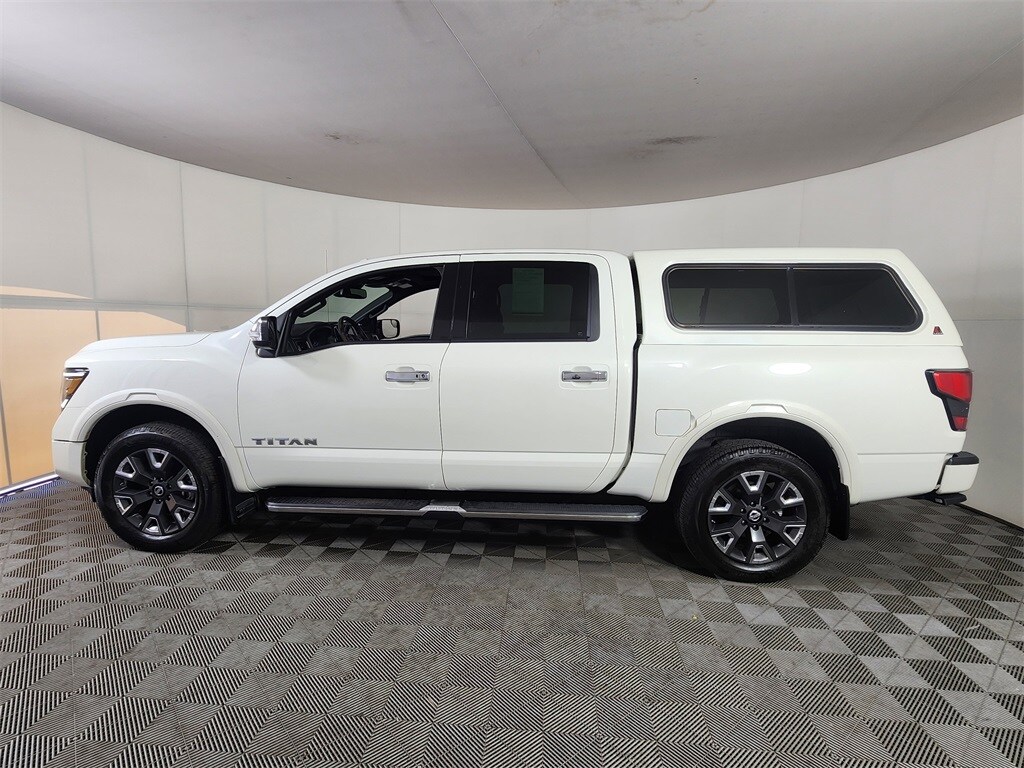 2021 Nissan Titan Platinum Reserve photo 3