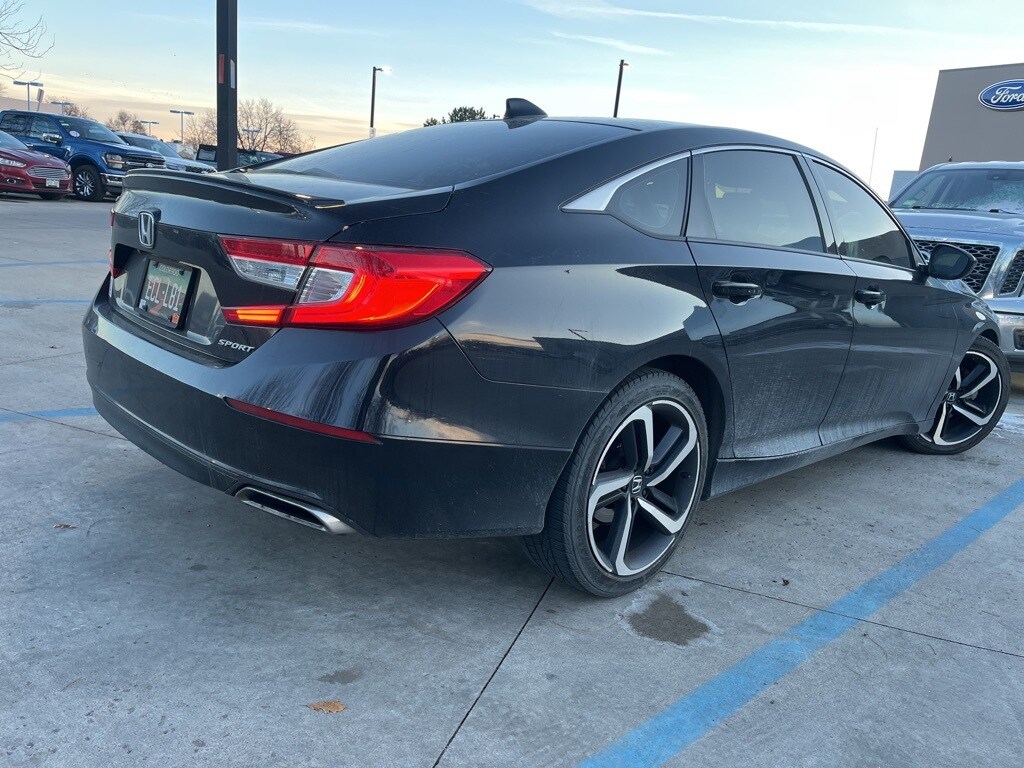 2018 Honda Accord Sport photo 2