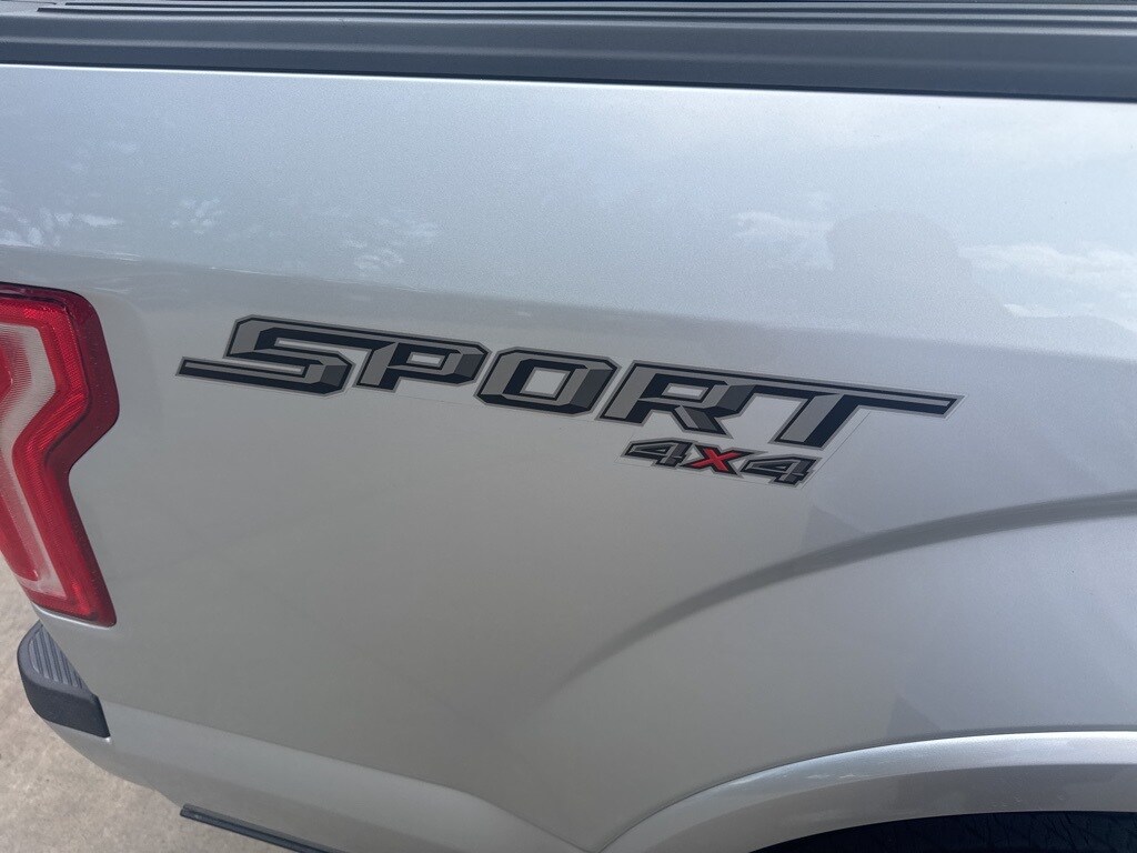 2015 Ford F-150 XLT photo 2