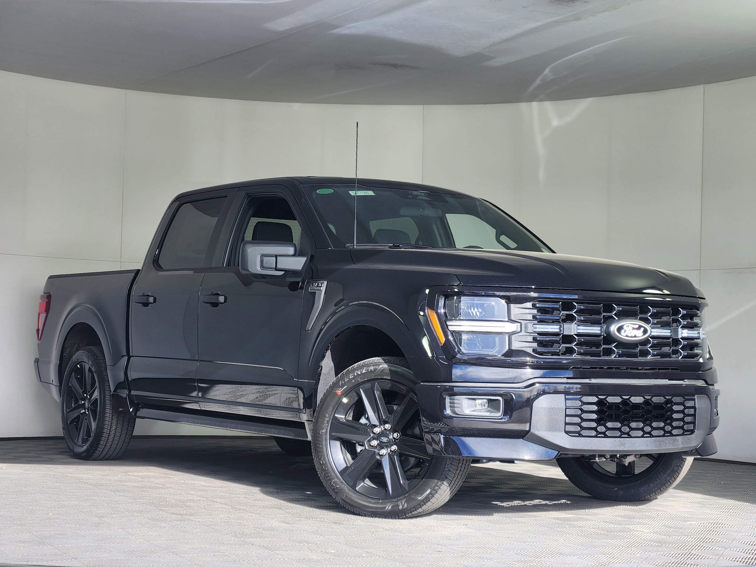 2025 Ford F-150 STX's photo