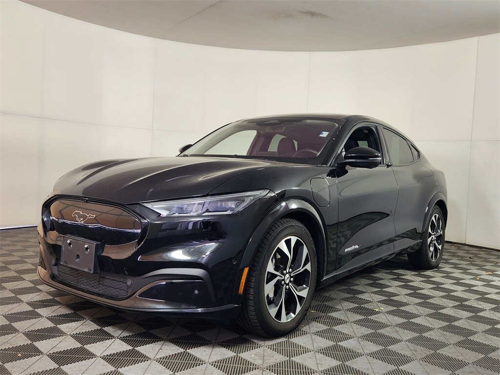 2021 Ford Mustang Mach-E Premium photo 3