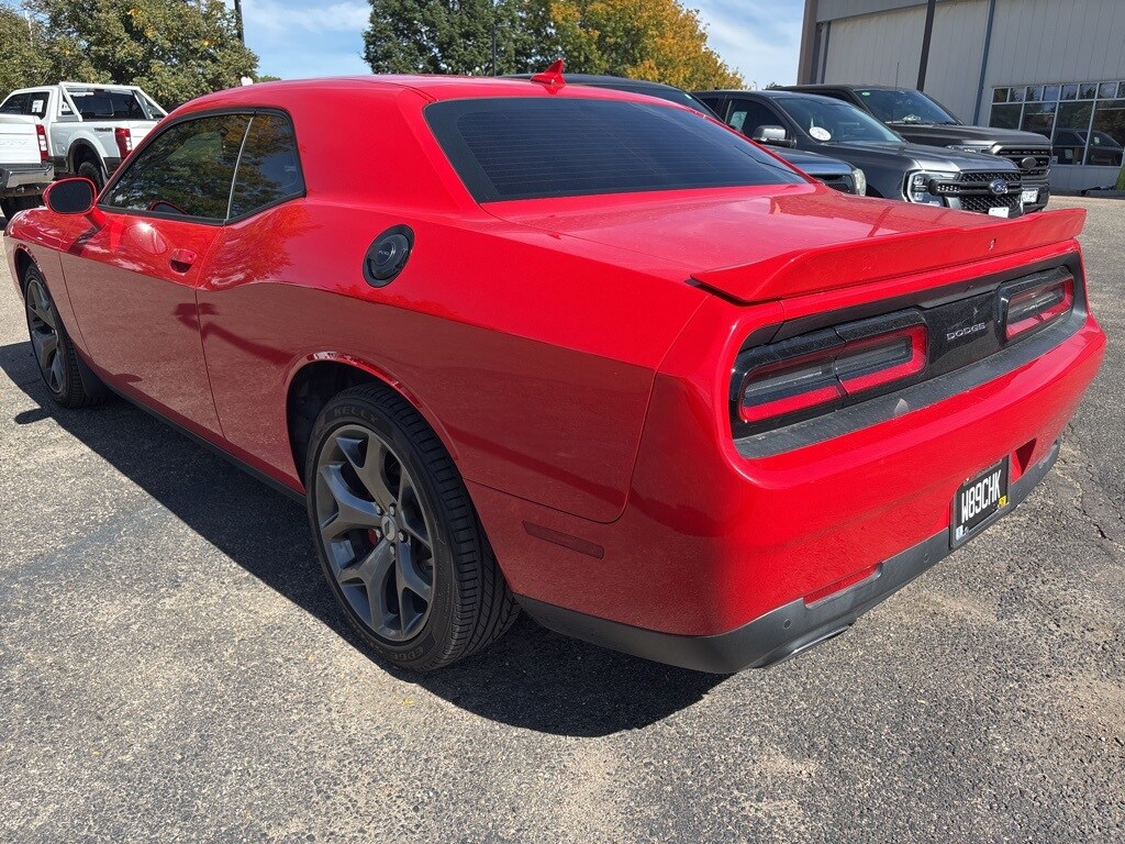 2017 Dodge Challenger SXT photo 3