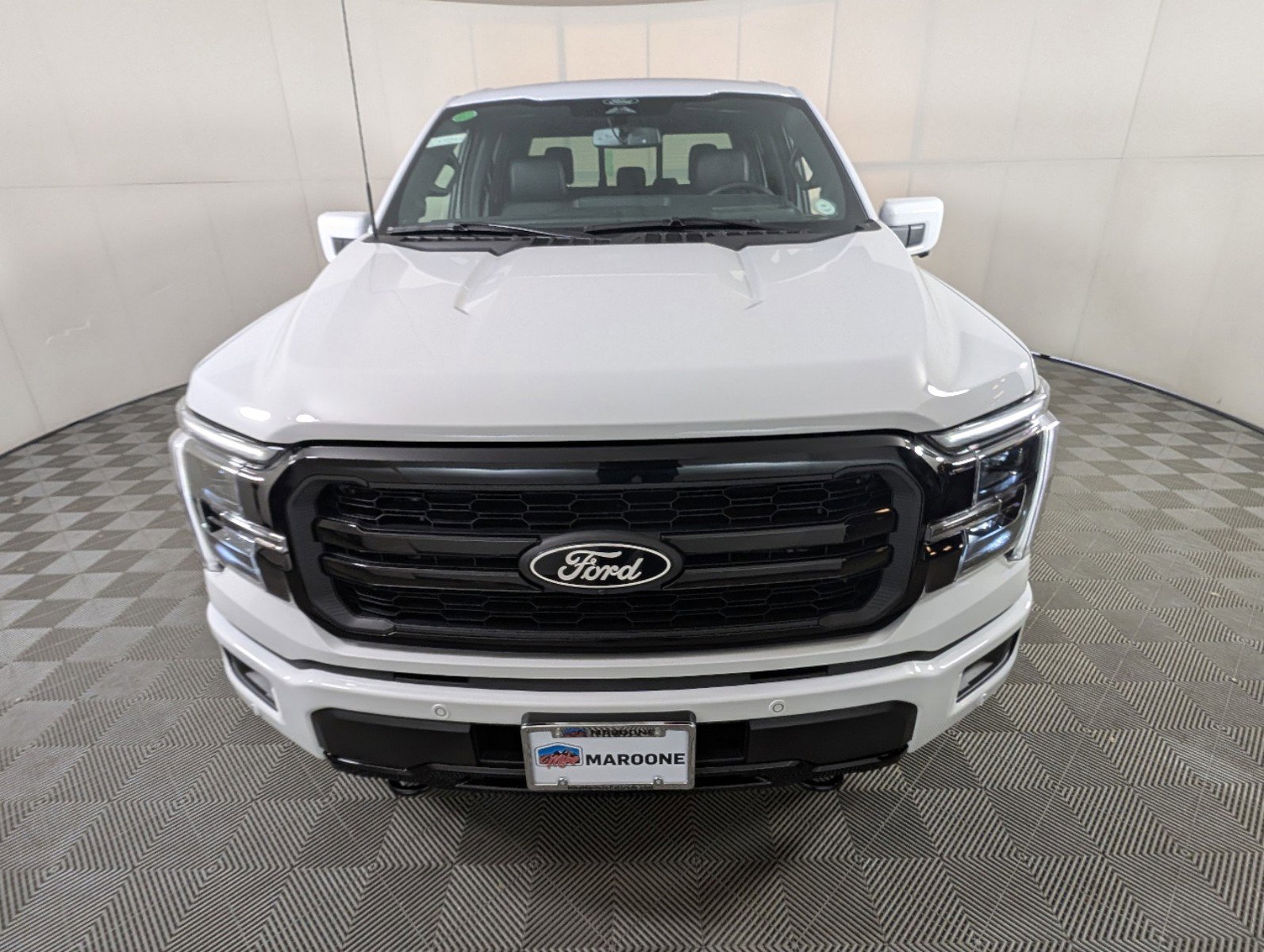 2025 Ford F-150 Lariat photo 2