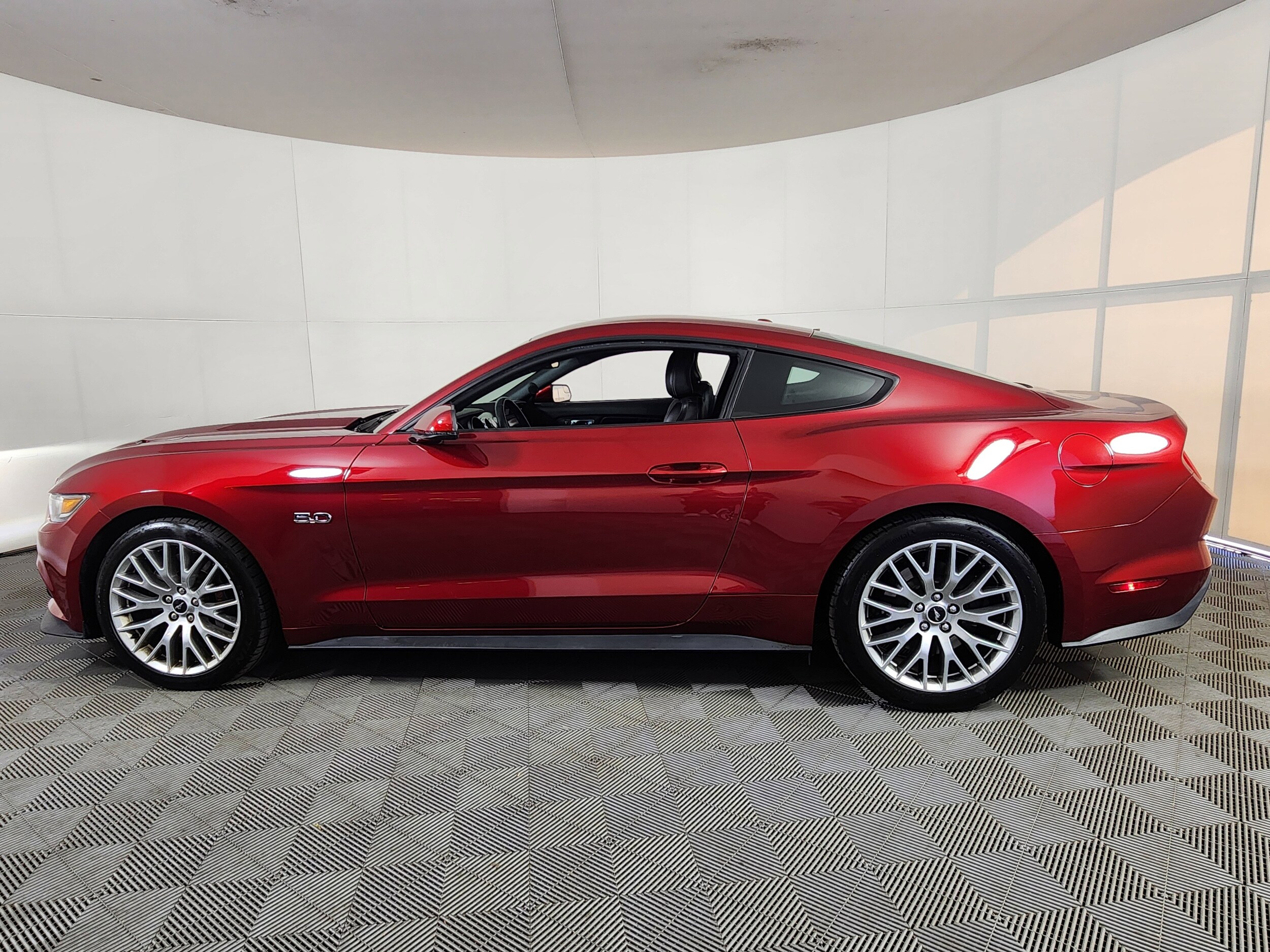 2016 Ford Mustang GT Premium photo 4