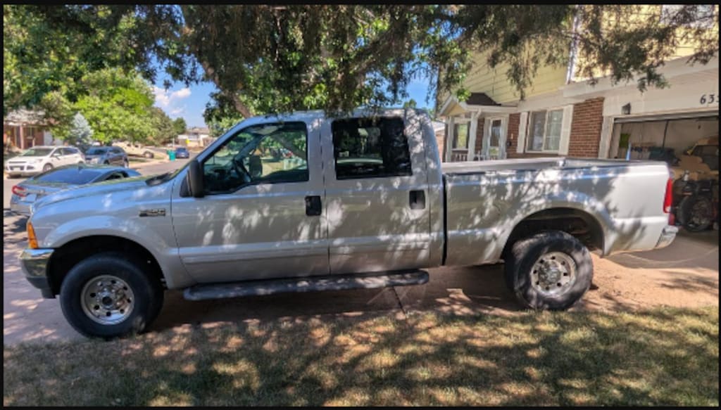 Used 2001 Ford F-250 Lariat Truck