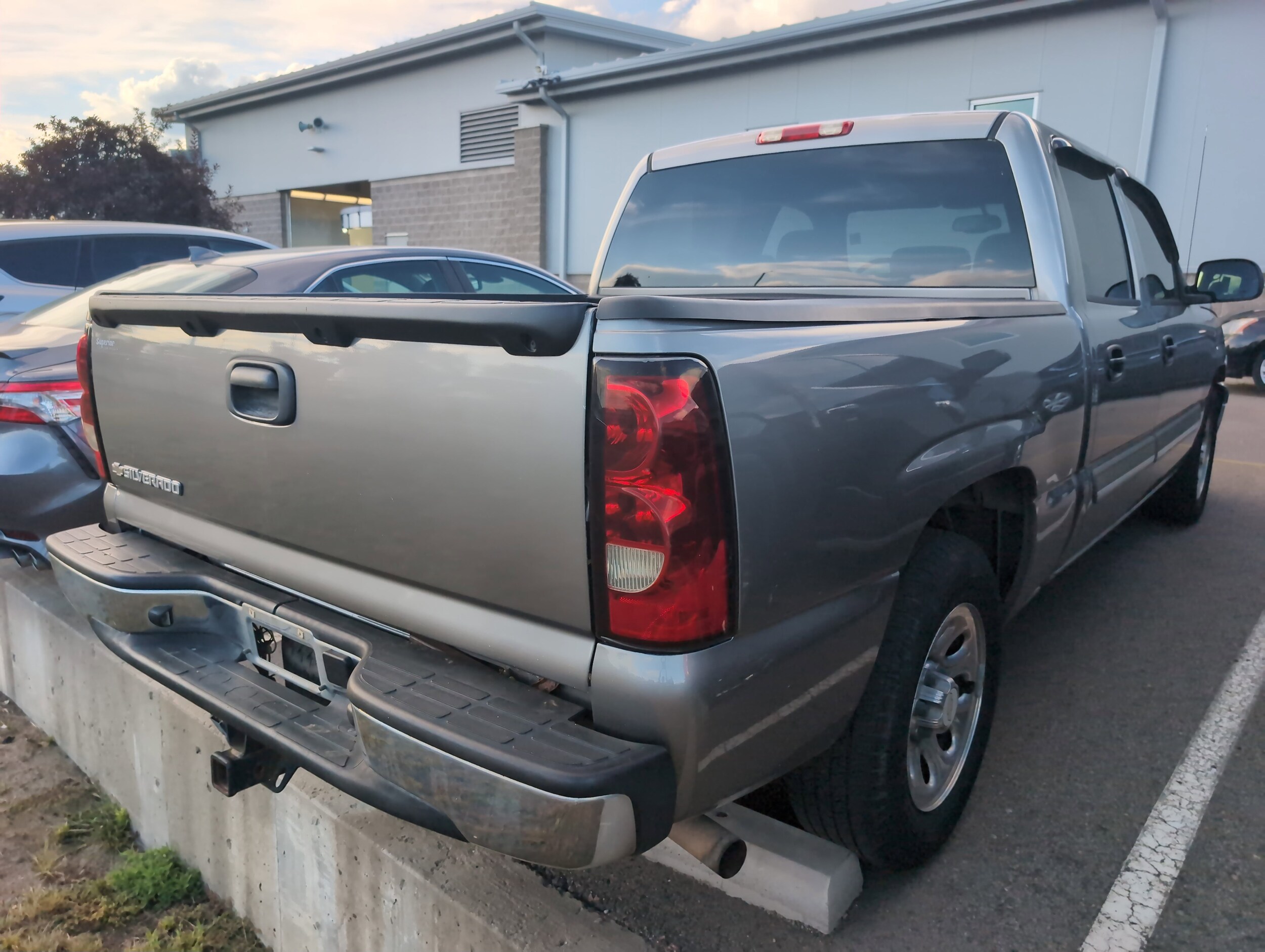 2006 Chevrolet Silverado 1500 LT photo 2