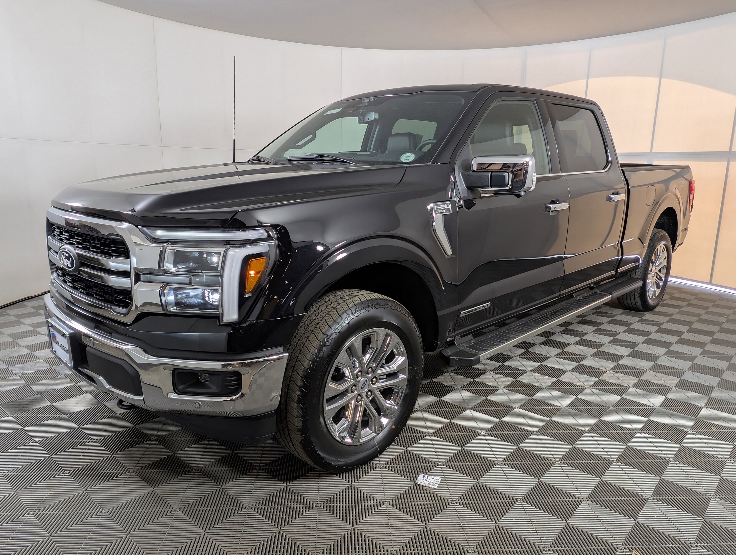 2025 Ford F-150 Lariat photo 3