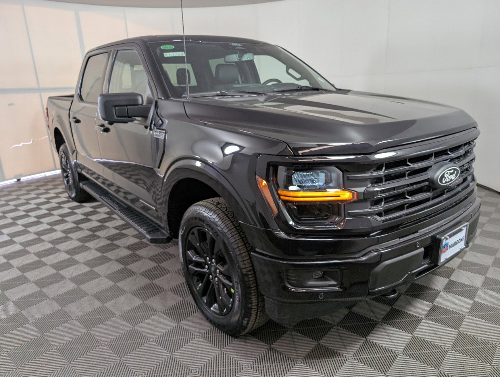2025 Ford F-150 XLT's photo