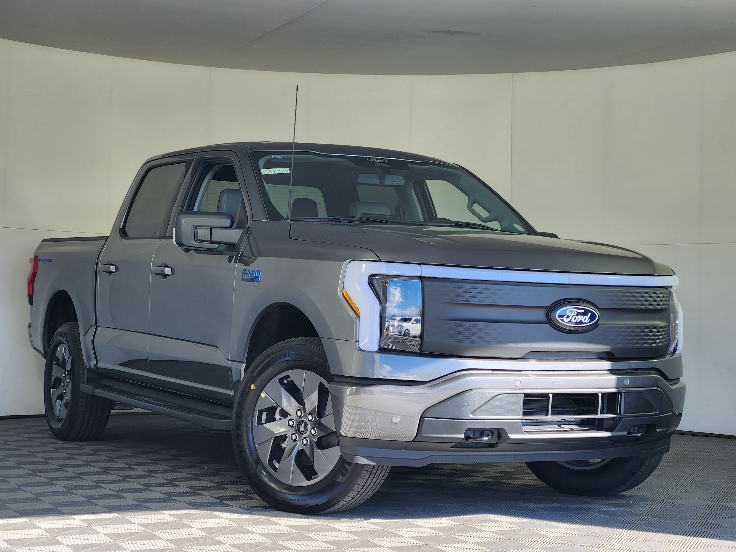 2025 Ford F-150 Lightning Flash's photo