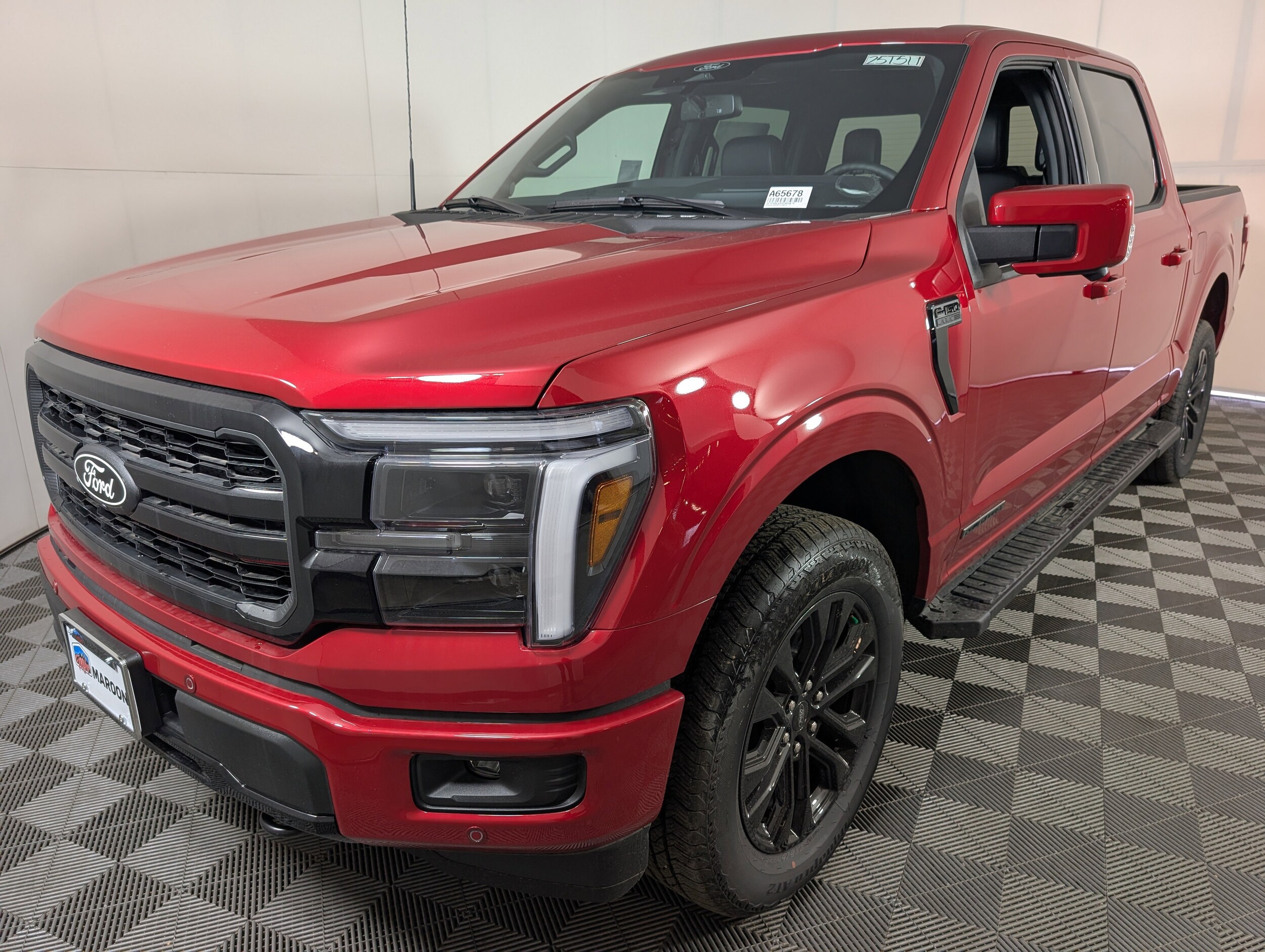 2025 Ford F-150 Lariat photo 3