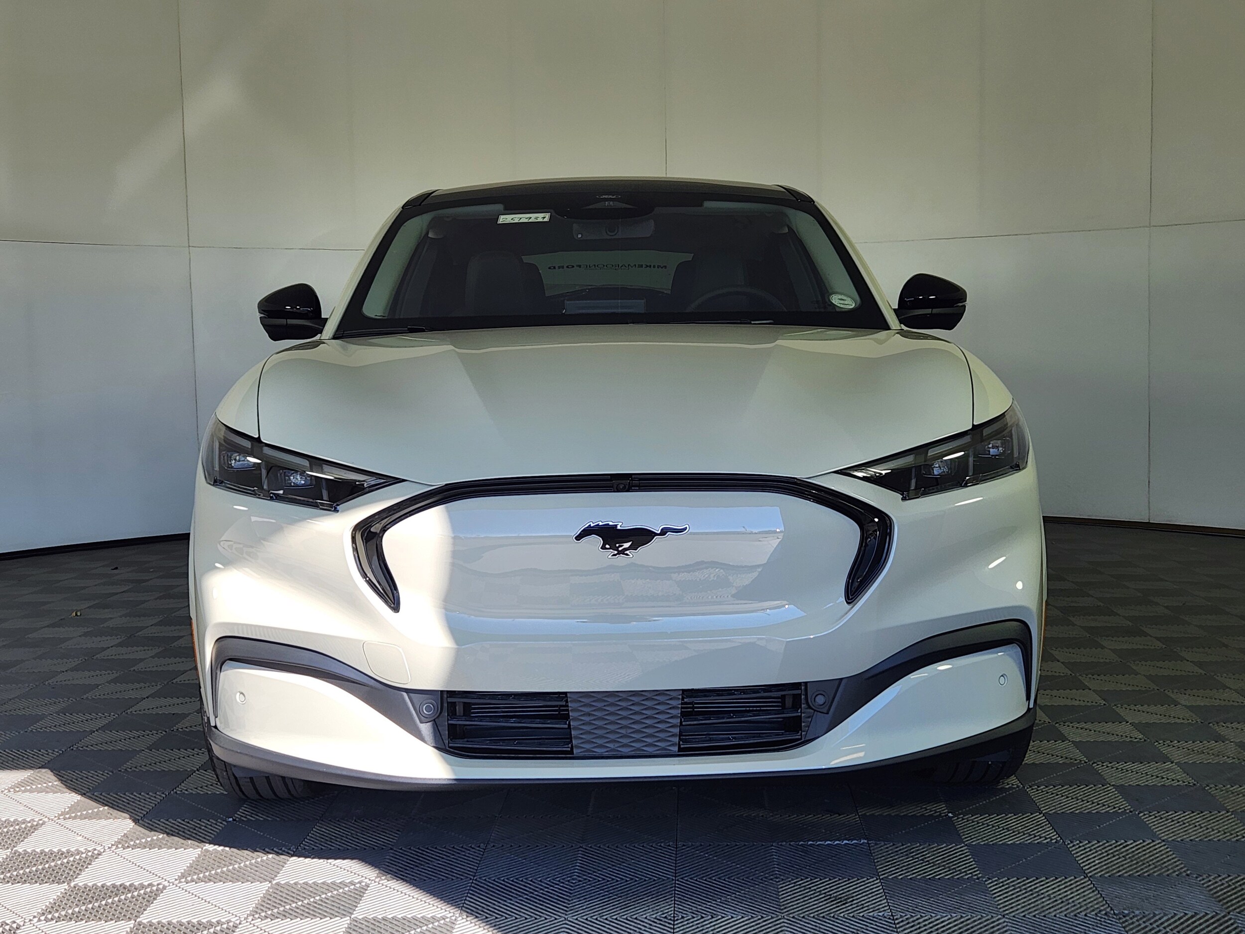 2025 Ford Mustang Mach-E Premium photo 2