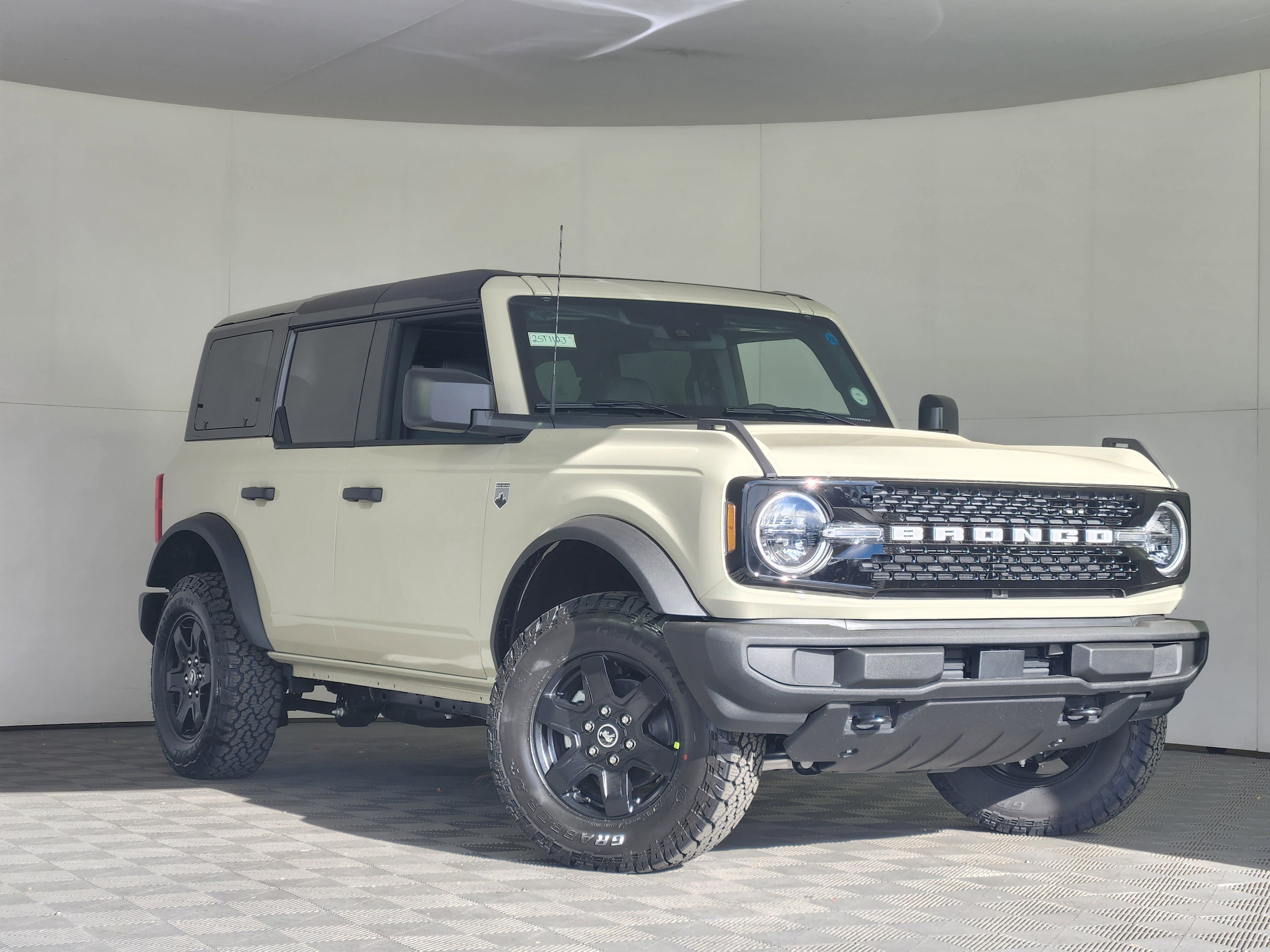 2025 Ford Bronco Big Bend's photo