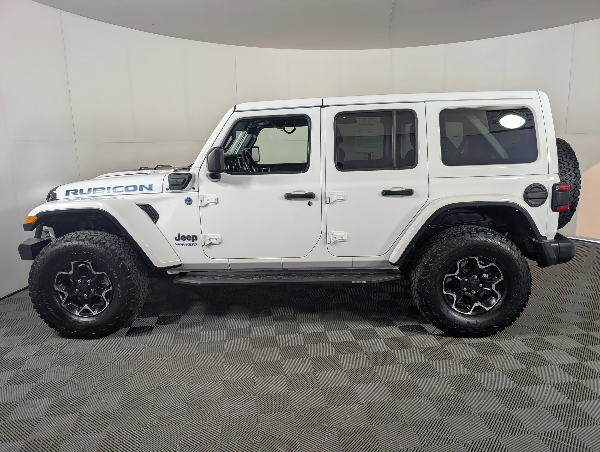 2021 Jeep Wrangler 4xe Unlimited Rubicon photo 3