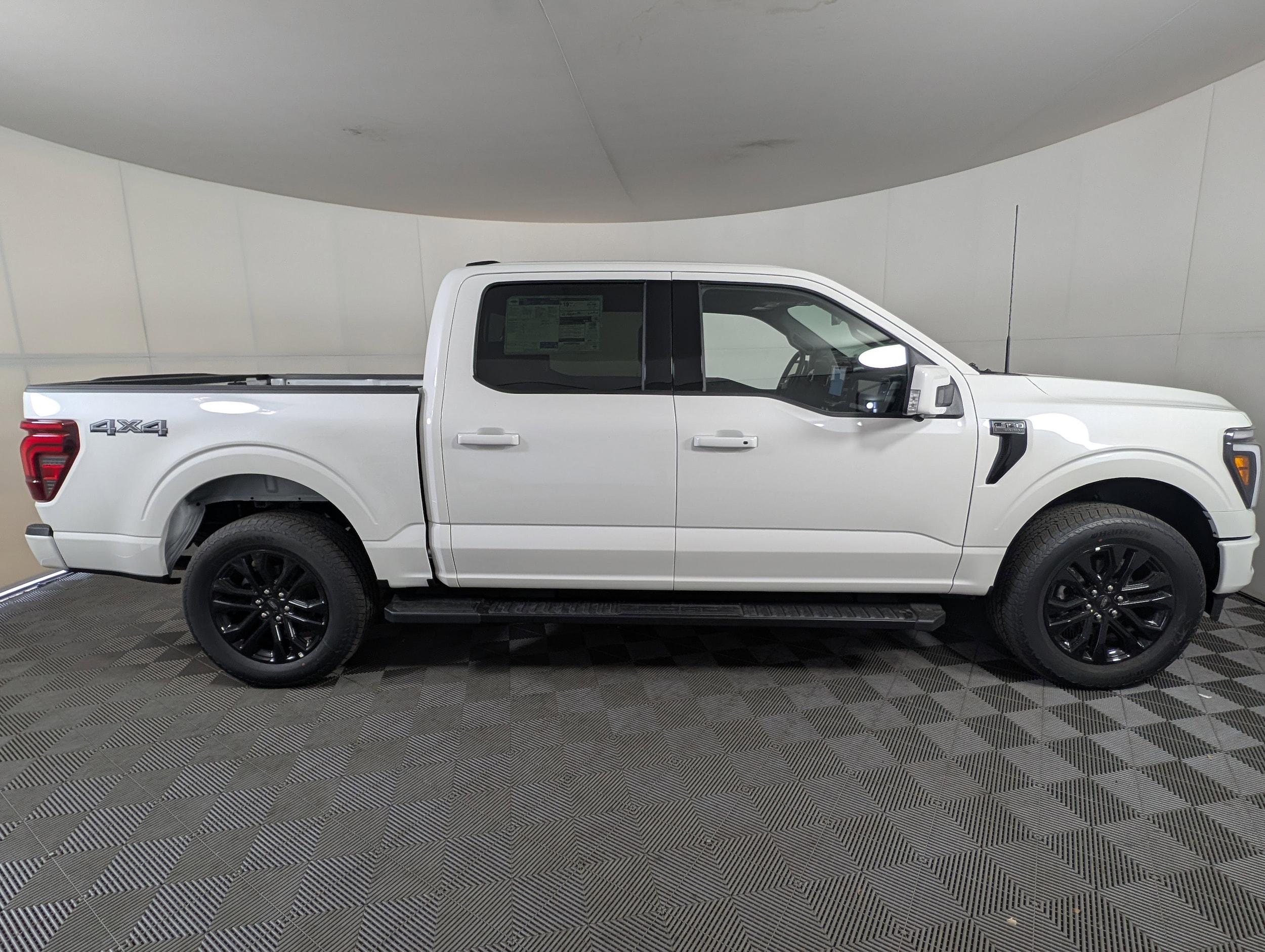 2025 Ford F-150 Lariat - Photo 9