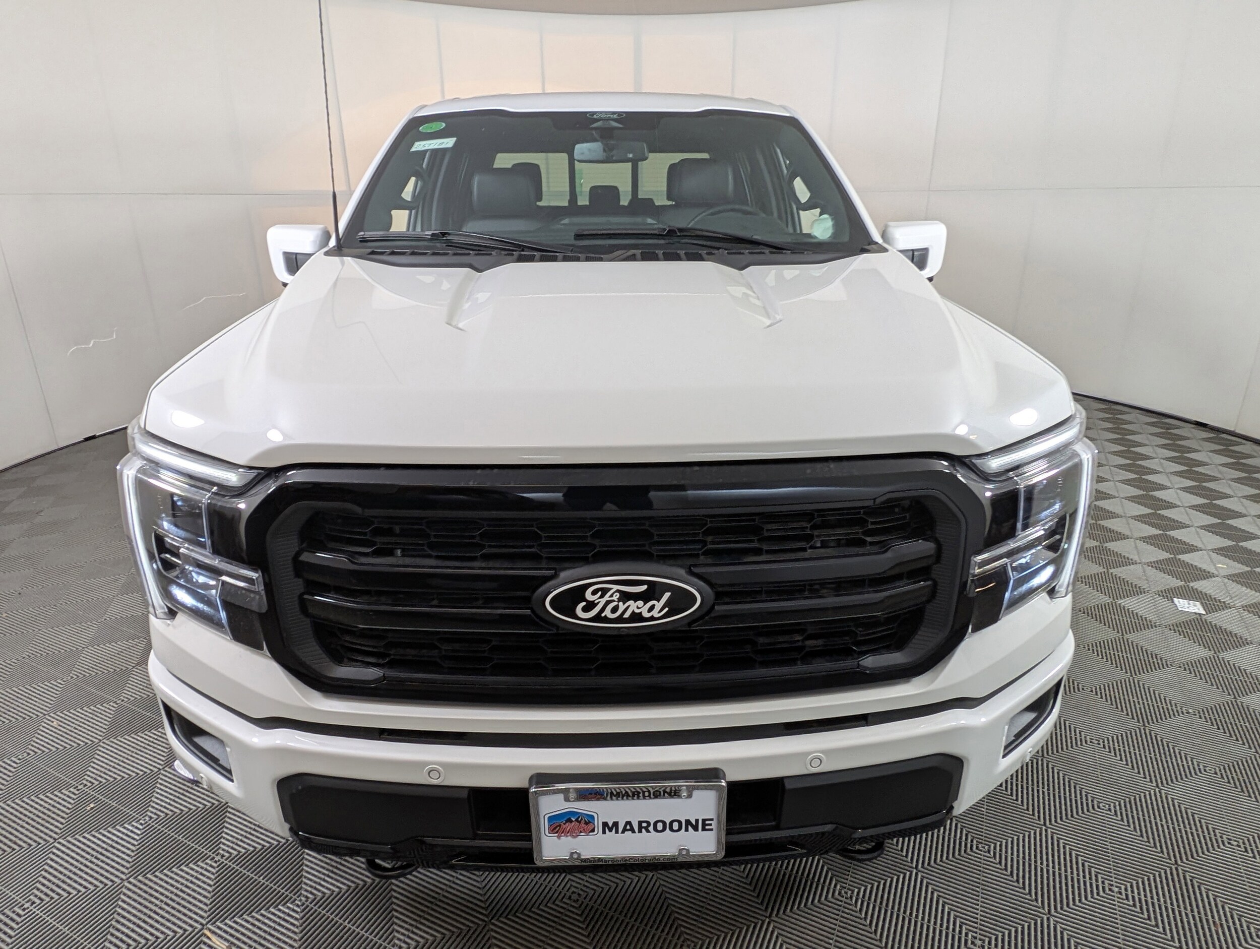 2025 Ford F-150 Lariat photo 2