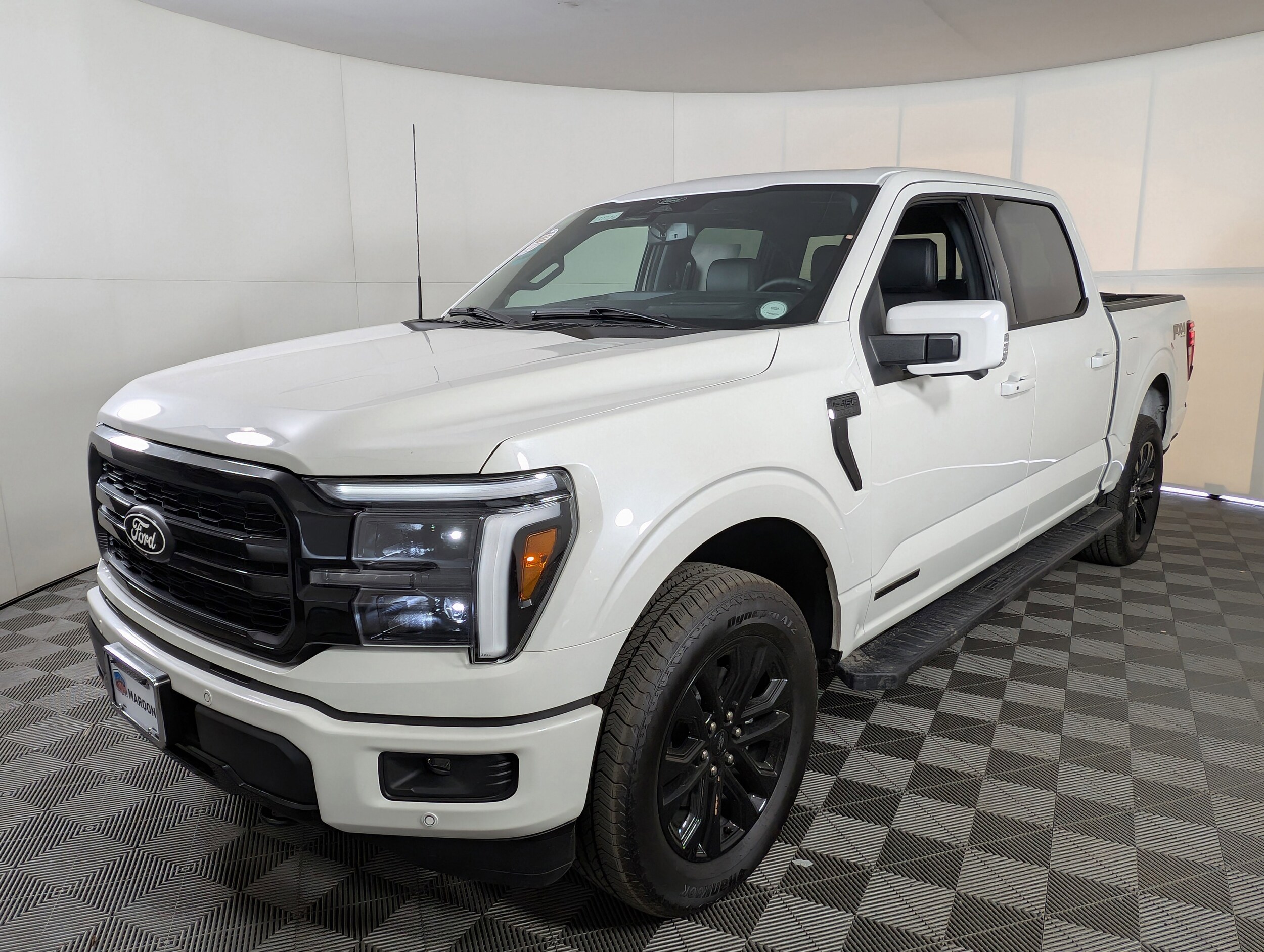 2025 Ford F-150 Lariat photo 3